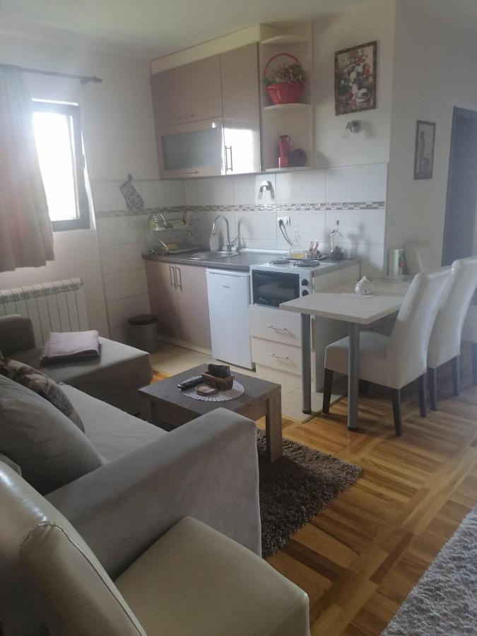 Apartmani Tarsko Sunce Калюд'єрске Баре Екстер'єр фото