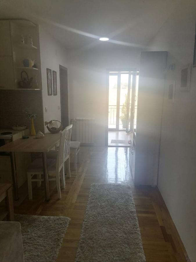 Apartmani Tarsko Sunce Калюд'єрске Баре Екстер'єр фото